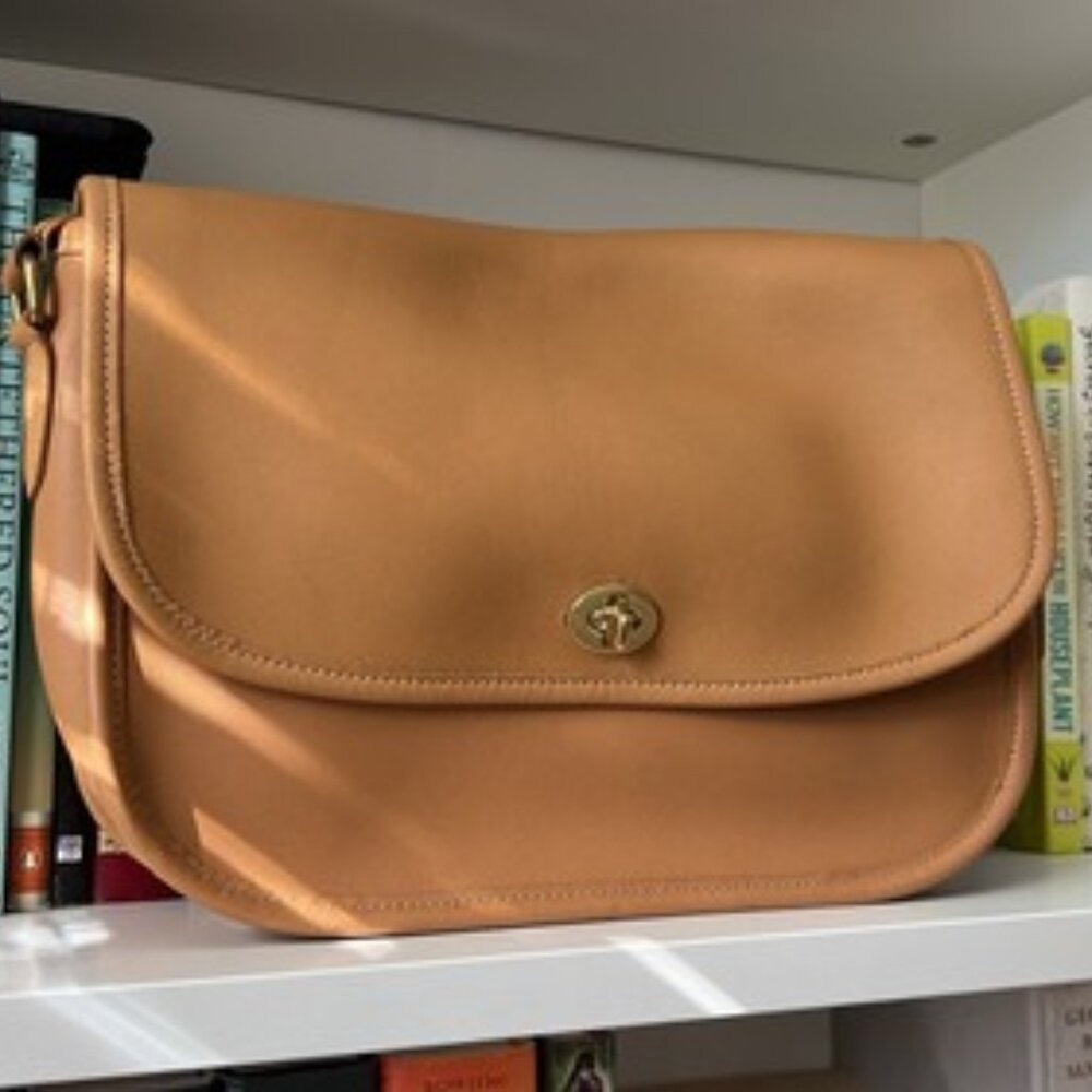 COACH VINTAGE LEATHER CITY BAG  - Wallet Included